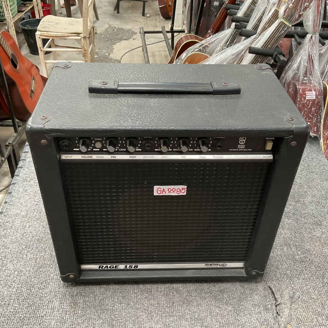 แอมป์กีต้าร์ PEAVEY : RAGE 158