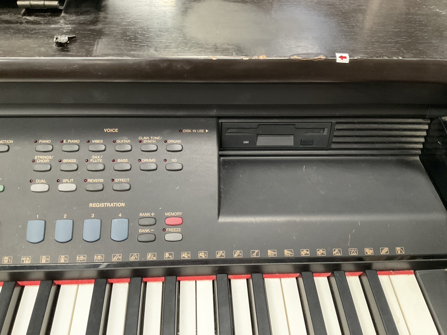 เปียโน YAMAHA : CVP-96 สินค้าไม่พร้อมใช้งาน (ต้องซ่อม)