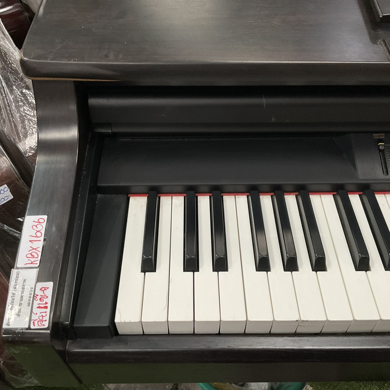 เปียโน YAMAHA : CLP-860 สินค้าไม่พร้อมใช้งาน (ต้องซ่อม)