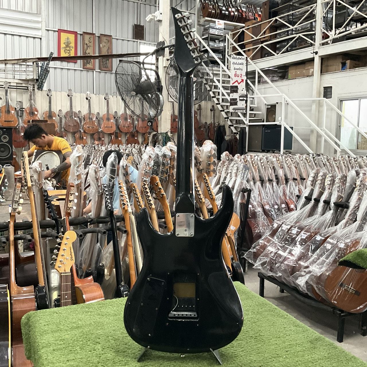 กีต้าร์ไฟฟ้า Birth : KY-01 สินค้าไม่พร้อมใช้งาน (ต้องซ่อม)