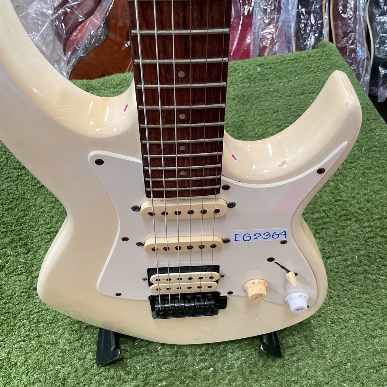 กีต้าร์ไฟฟ้า BLACK DOG : BY ARI PRO II