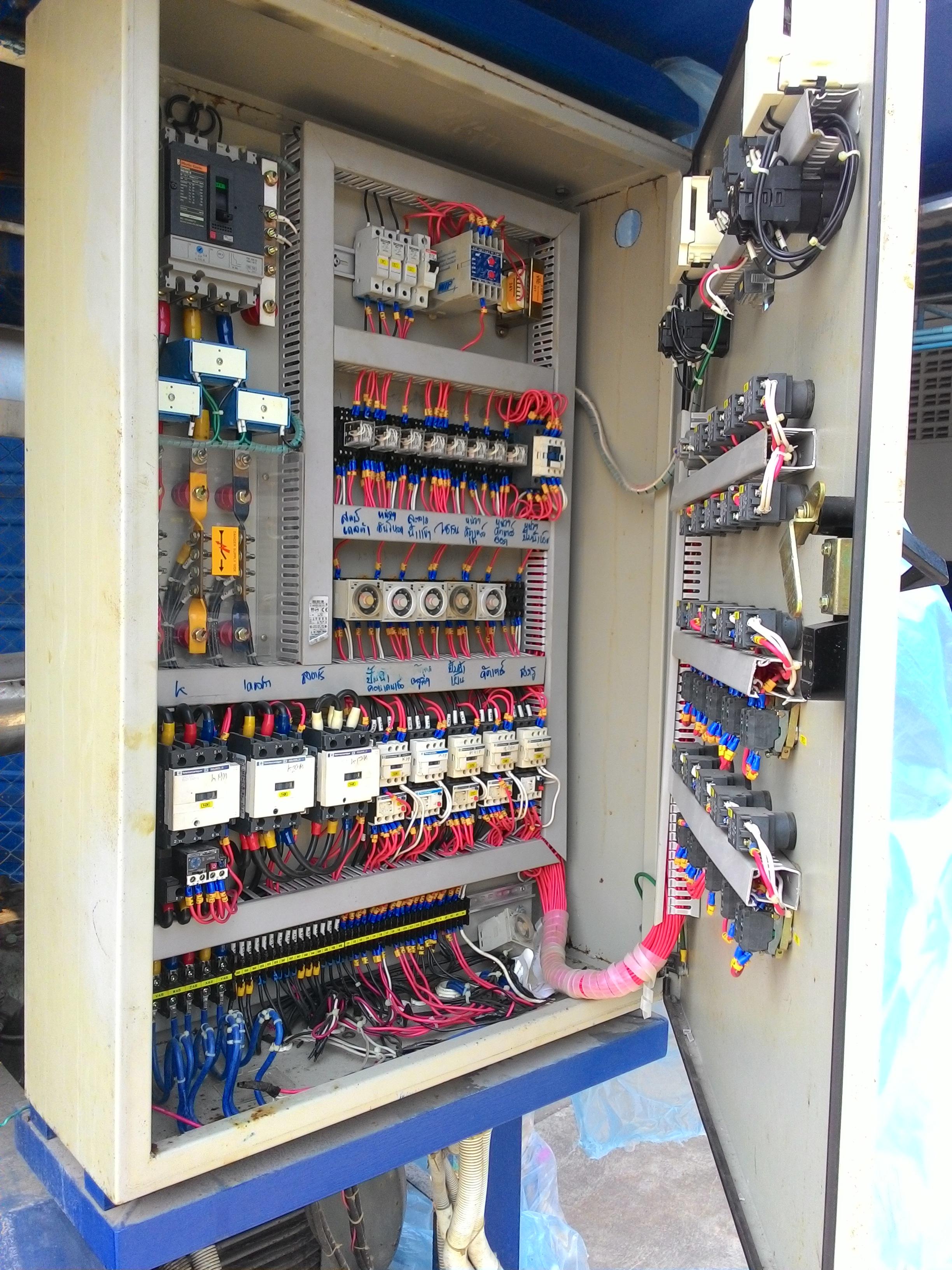 เครื่องทำน้ำแข็งหลอด ขนาด 5 ตัน, คอมเพรสเซอร์ Gram ,น้ำยาทำความเย็นเป็นแอมโมเนีย