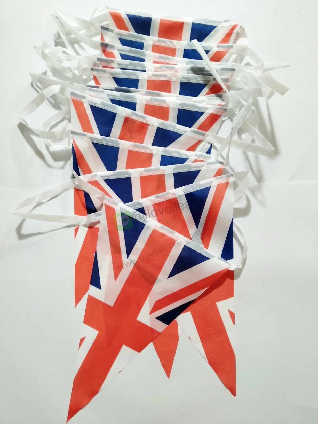 ธงชาติสหราชอาณาจักร (ธงราวอังกฤษ แบบสามเหลี่ยม) The United Kingdom of Great Britain (British Flag Small Triangular Flag Decoration) ธงชาติสหราชอาณาจักร ธงชาติประเทศอังกฤษ สำหรับประดับตกแต่งในงาน ตกแต่งสถานที่ ราคาถูก