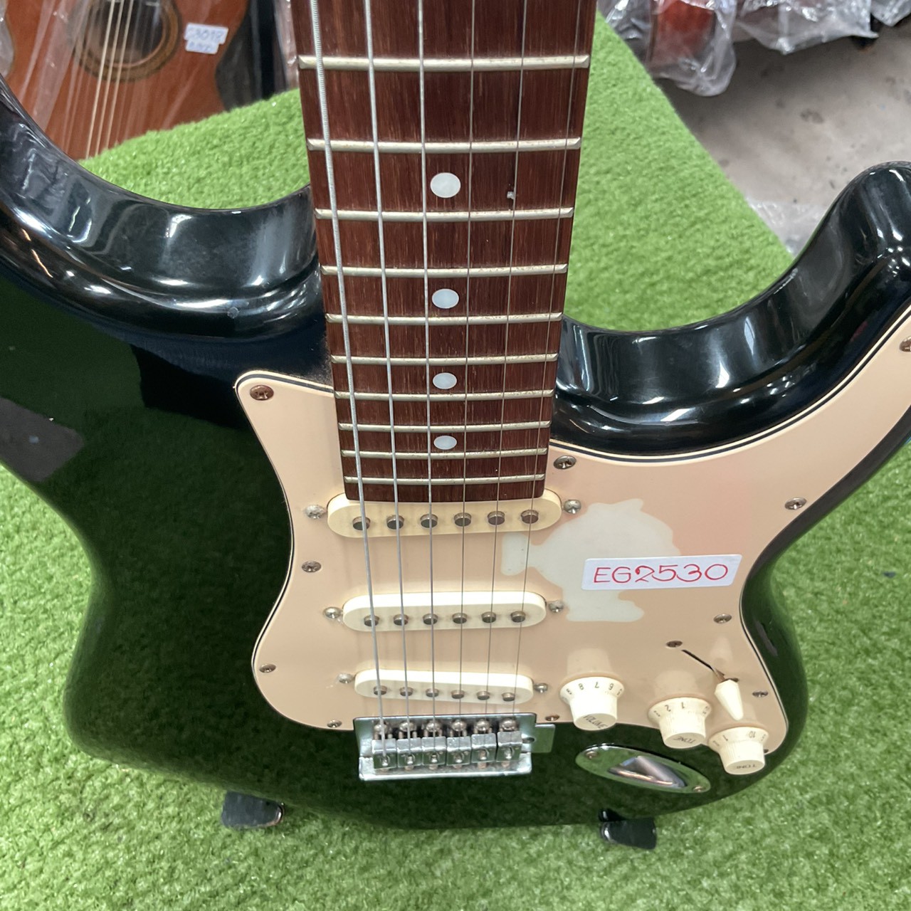 กีต้าร์ไฟฟ้า Prologue