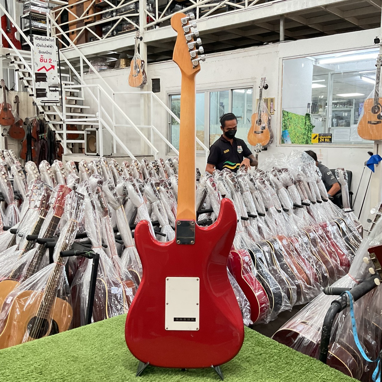 กีต้าร์ไฟฟ้า BUSKER'S