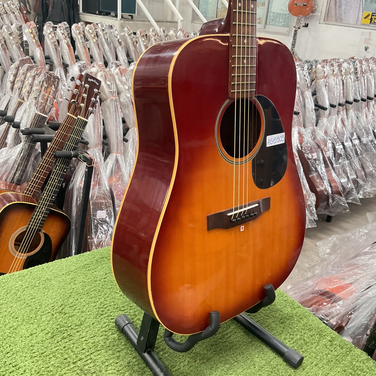 กีต้าร์โปร่ง Aria : ADW-80 VS