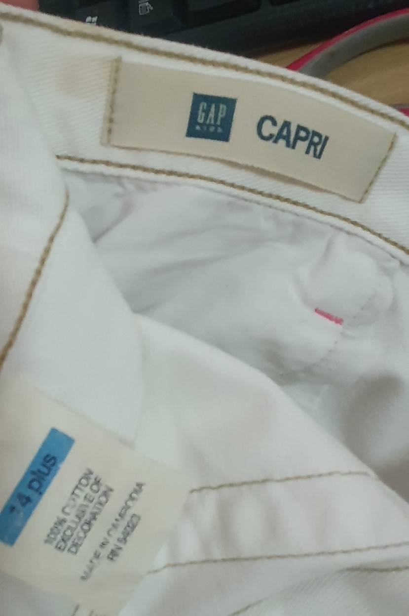 FF06554 กางเกงยีนส์ สีขาว มือสอง GAP เอว 32 นิ้ว