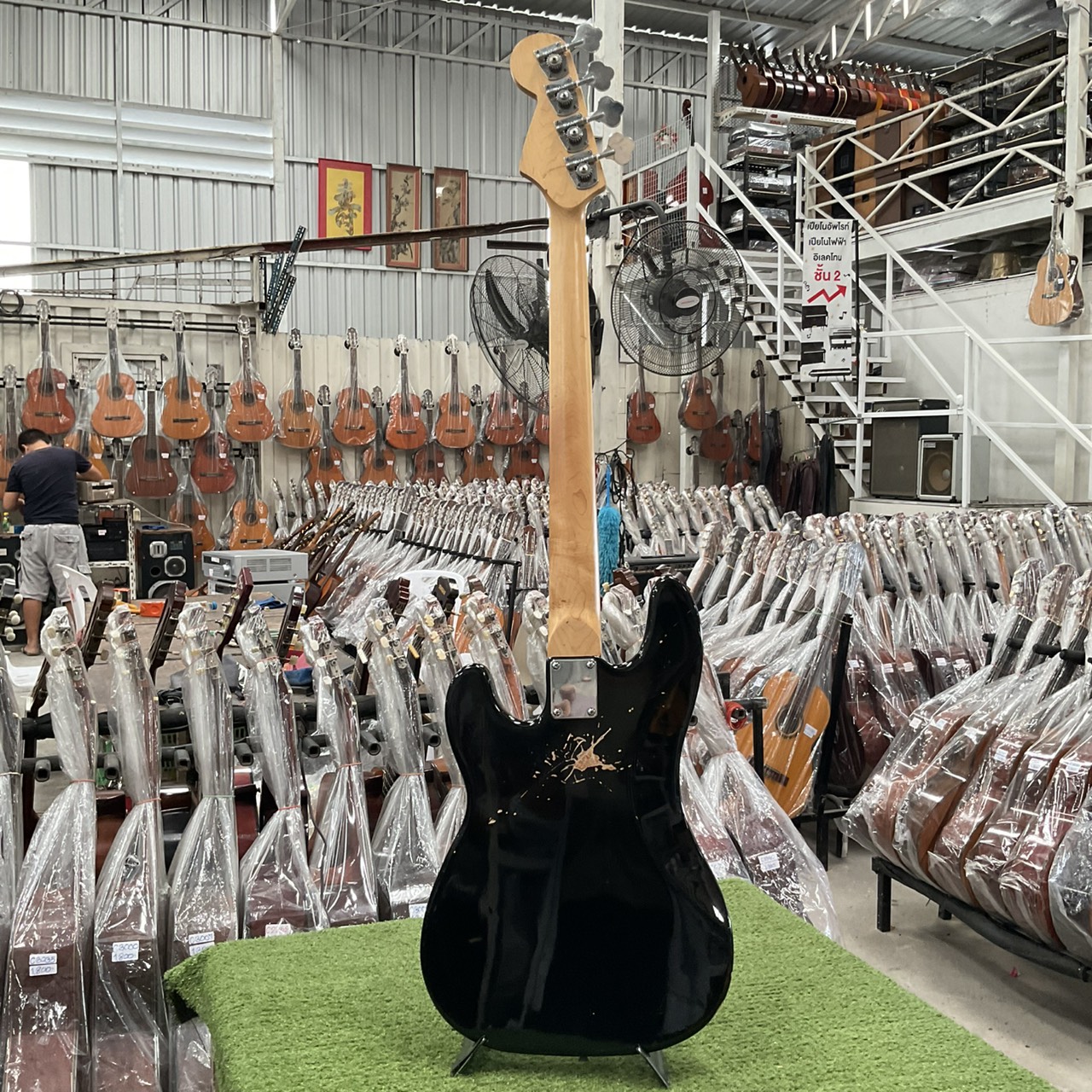 กีต้าร์เบส FORMESTAR