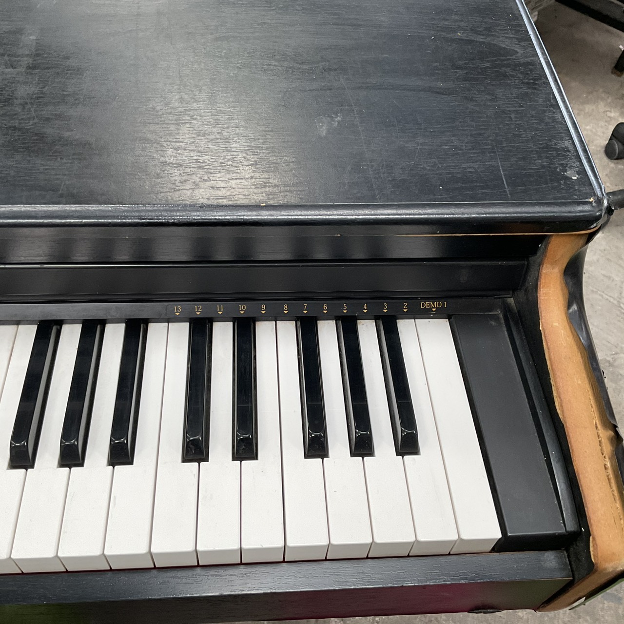 เปียโน KORG : C-2000 สินค้าไม่พร้อมใช้งาน (ต้องซ่อม)