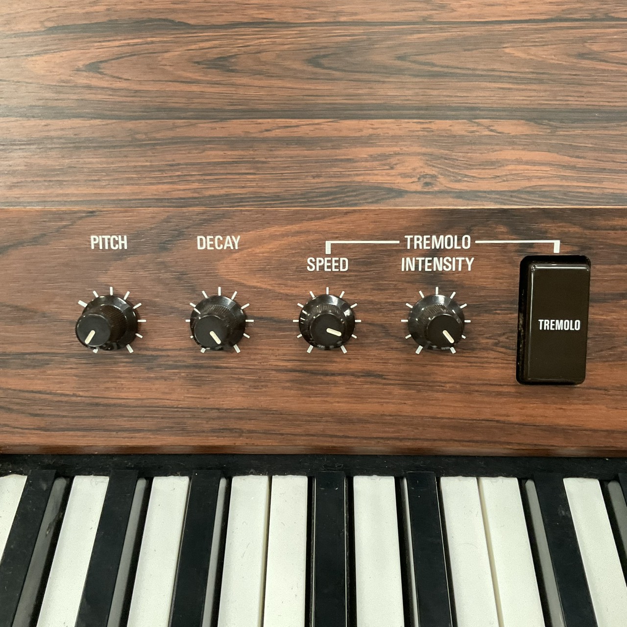 เปียโน YAMAHA : CP-20 (ELECTRONIC) สินค้าไม่พร้อมใช้งาน (ต้องซ่อม)