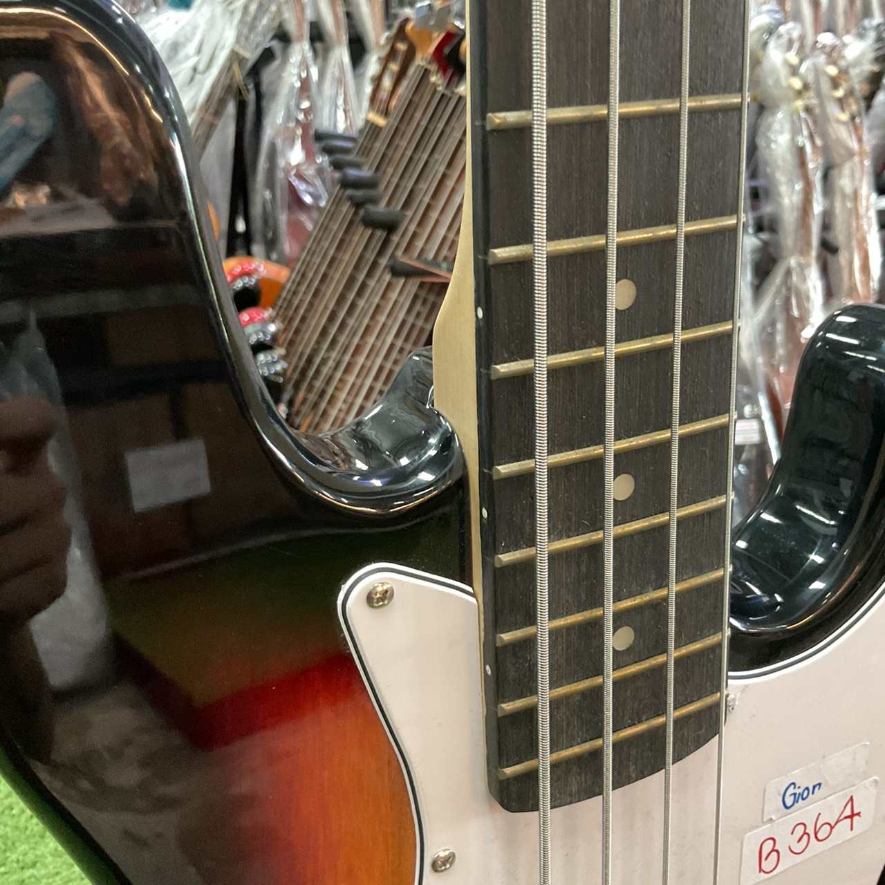 กีต้าร์เบส Sni jer (Gion)