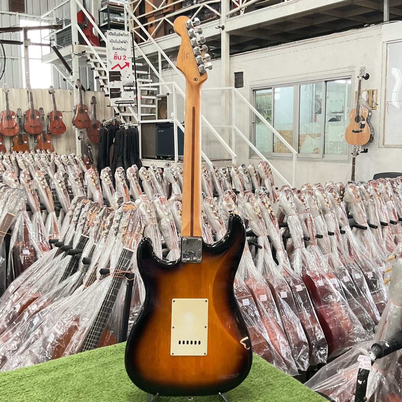 กีต้าร์ไฟฟ้า Squier by Fender