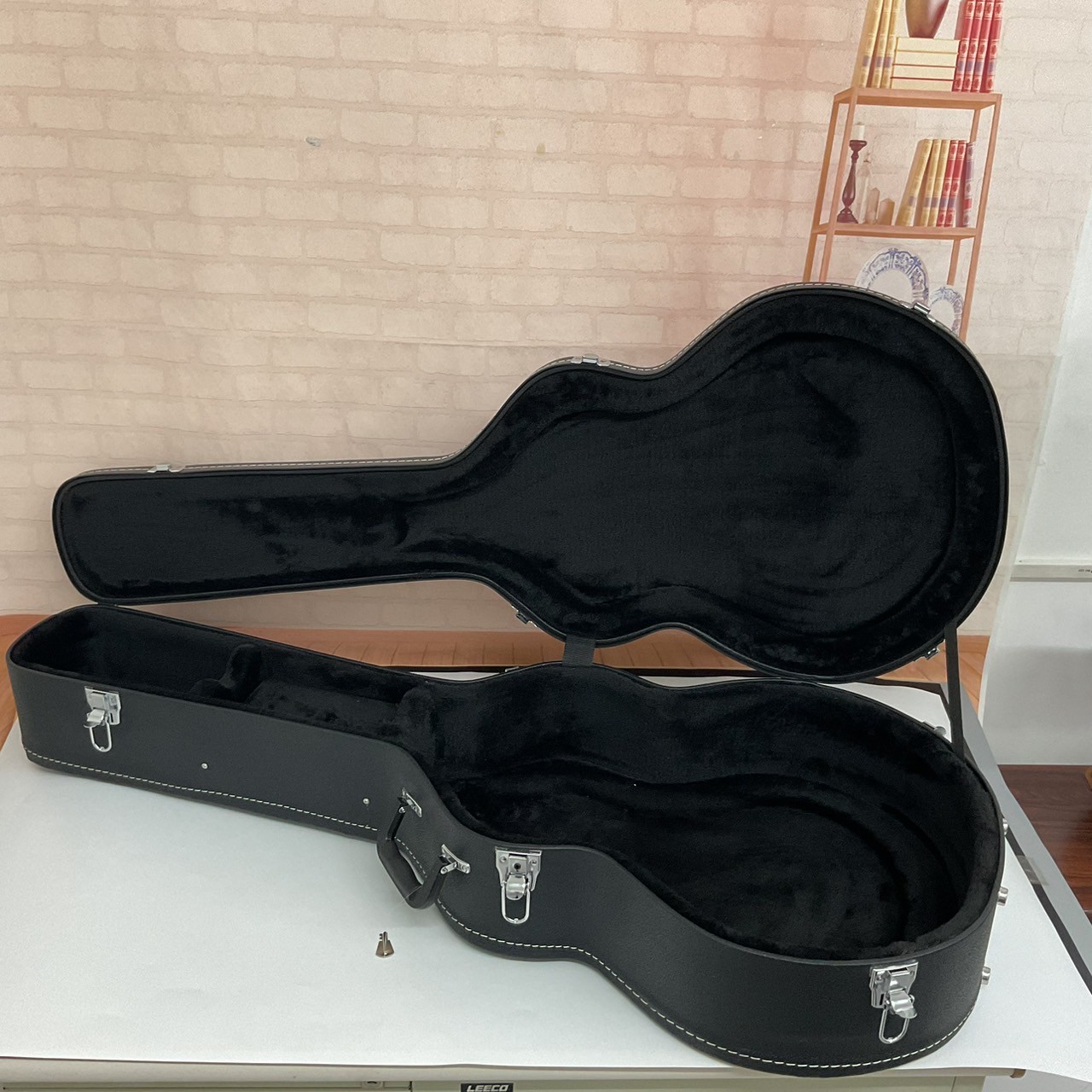 กล่องเคสกีต้าร์โปร่ง (SIZE จัมโบ้)