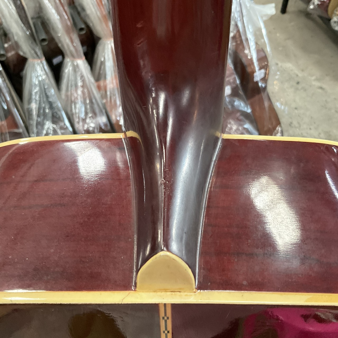 กีต้าร์โปร่ง Aria : W-180