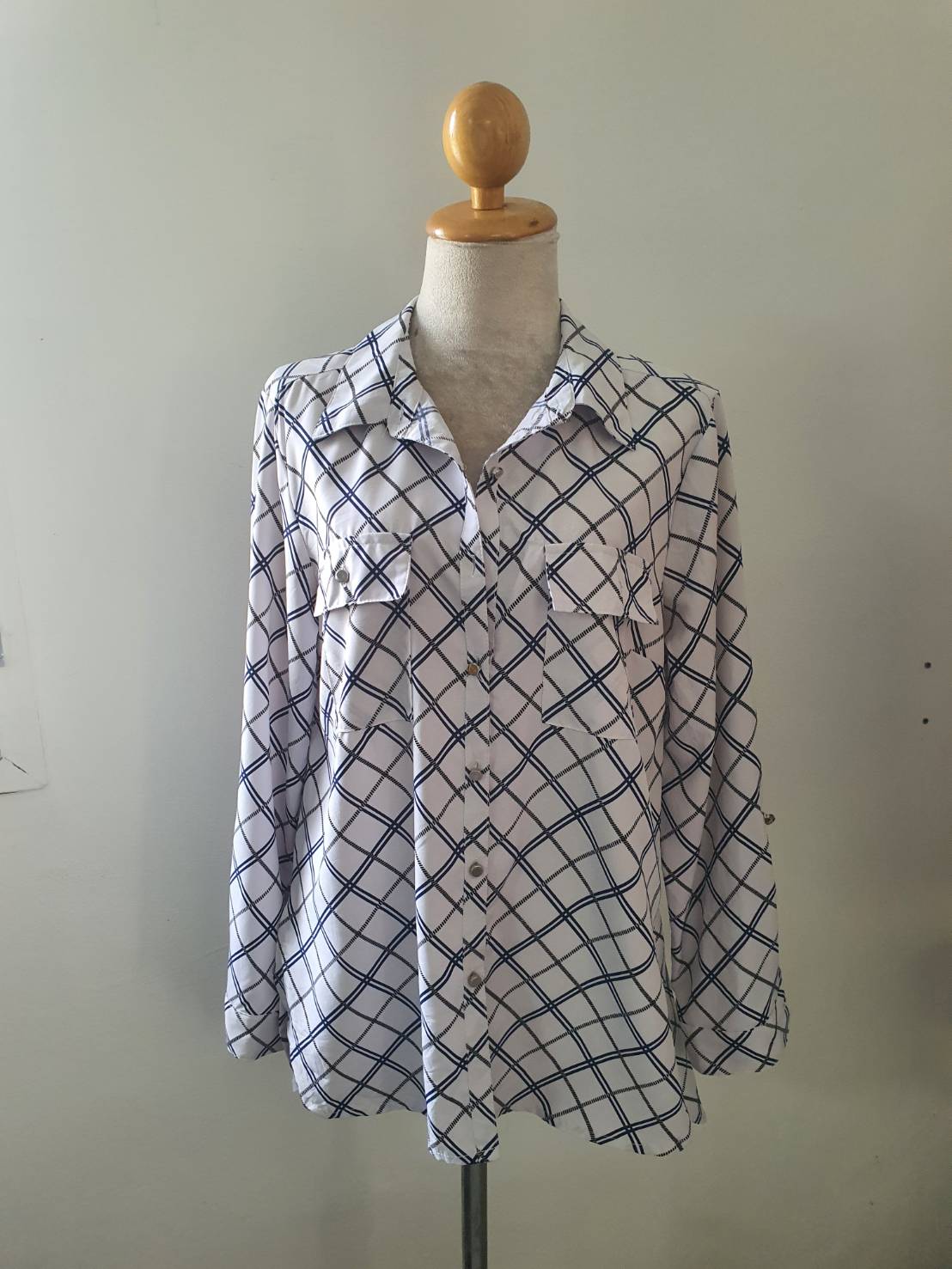 FF06435 เสื้อเชิ้ตมือสอง สีขาวลาย แบรนด์ notations อก 40 นิ้ว