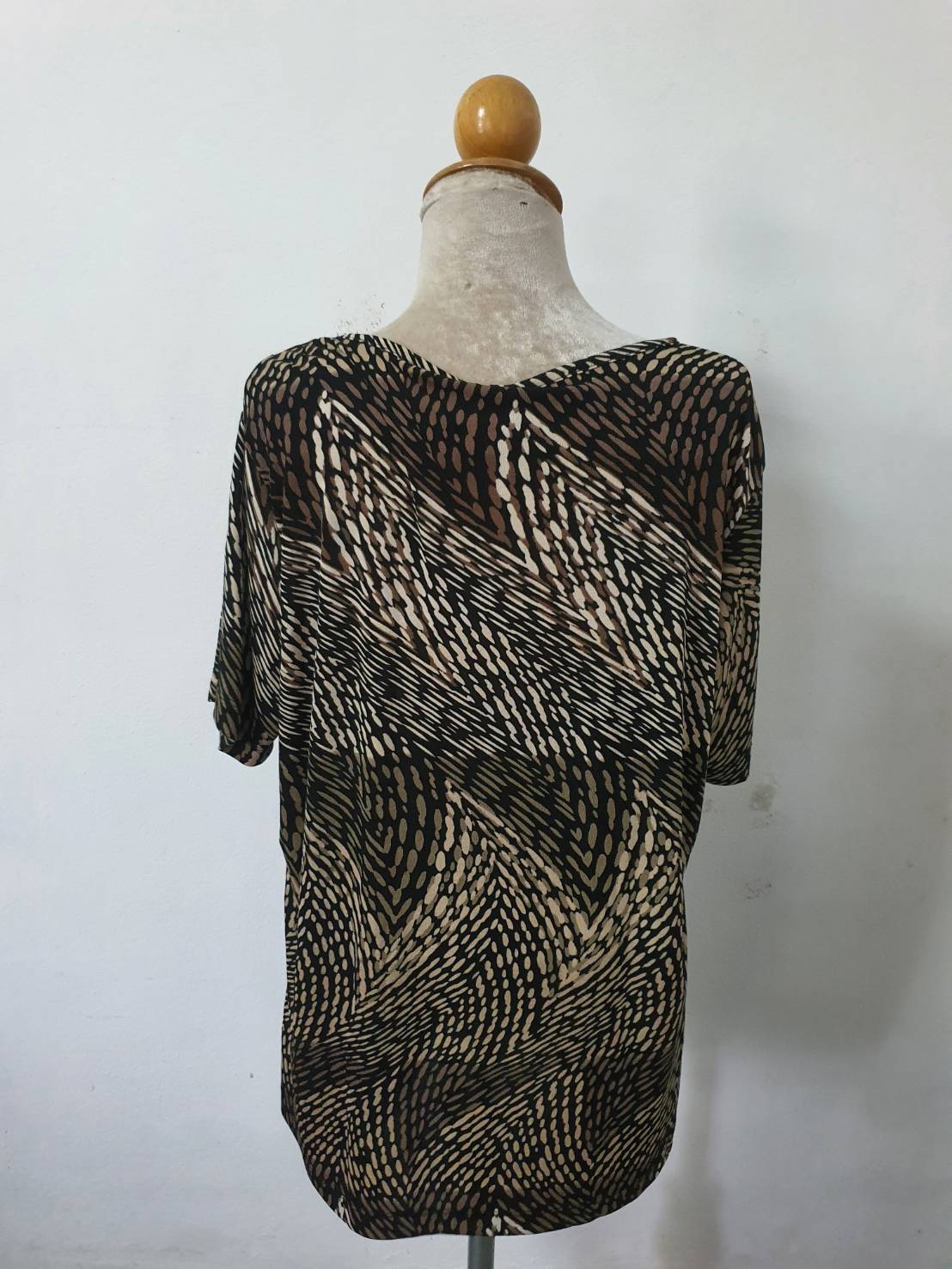 FF06390 เสื้อผ้ามือสอง แบรนด์ JACLYN SMITH อก 42-52 นิ้ว