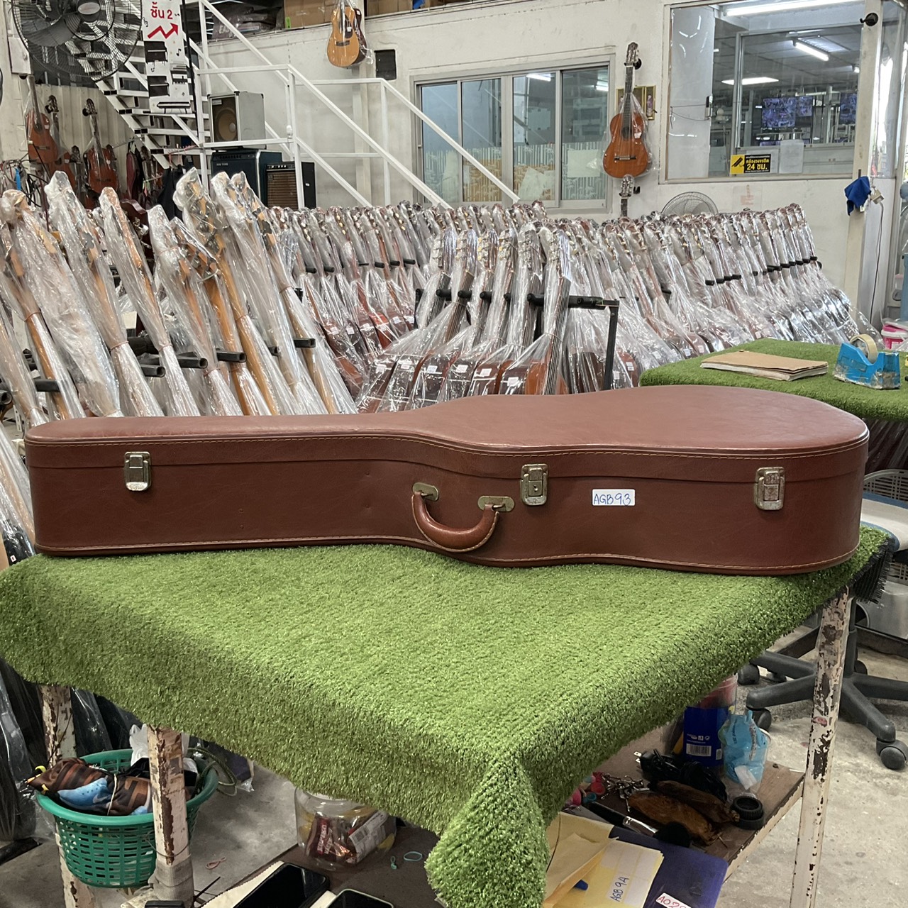 กล่องเคสกีต้าร์โปร่ง