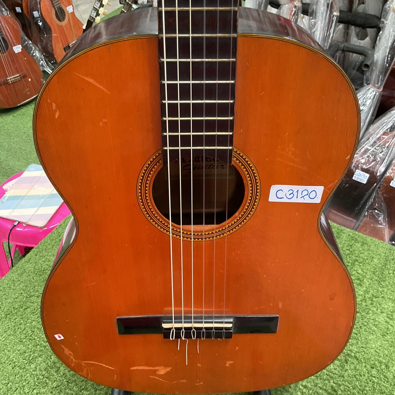 กีต้าร์คลาสสิค Azalea