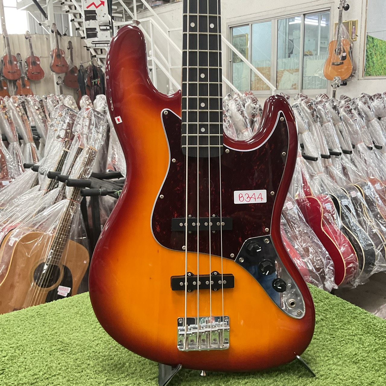 กีต้าร์เบส PHOTOGENIC