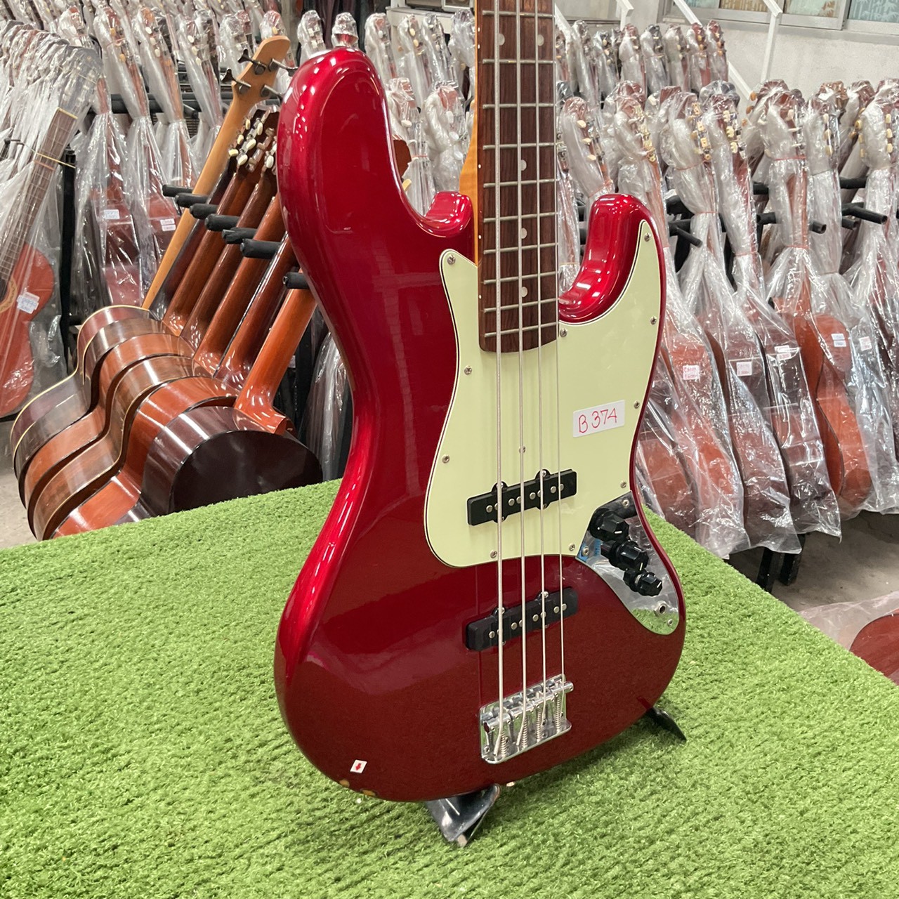 กีต้าร์เบส FERNANDES