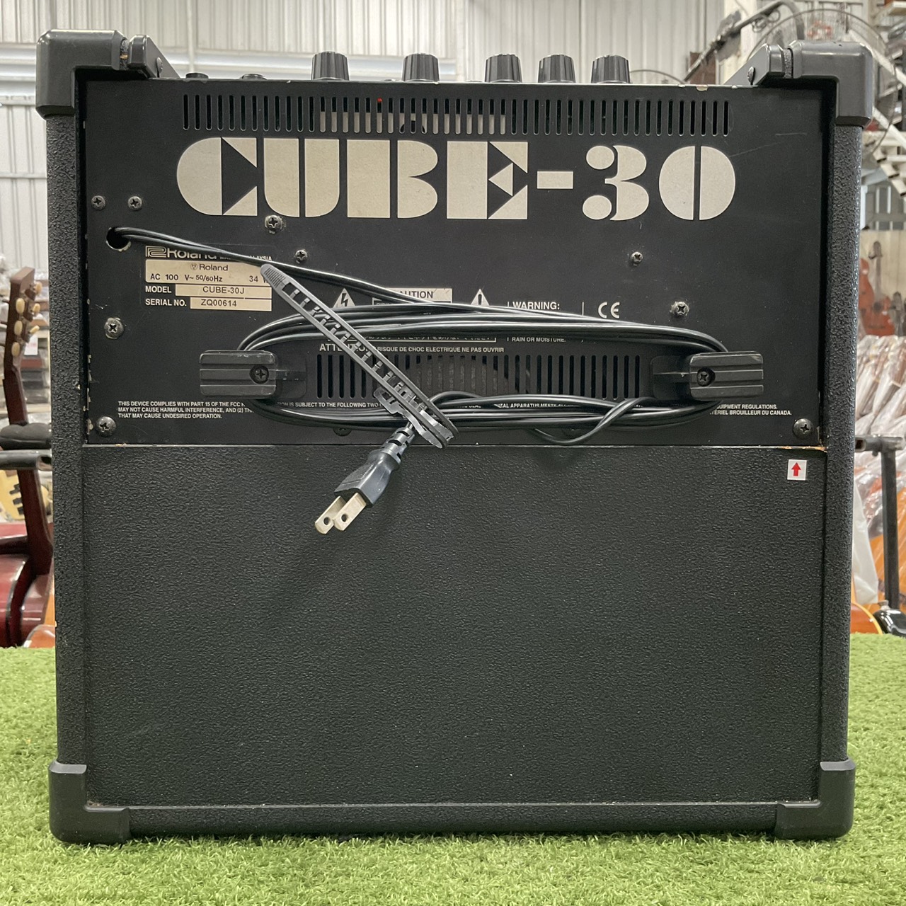 แอมป์กีต้าร์ Roland : CUBE-30J