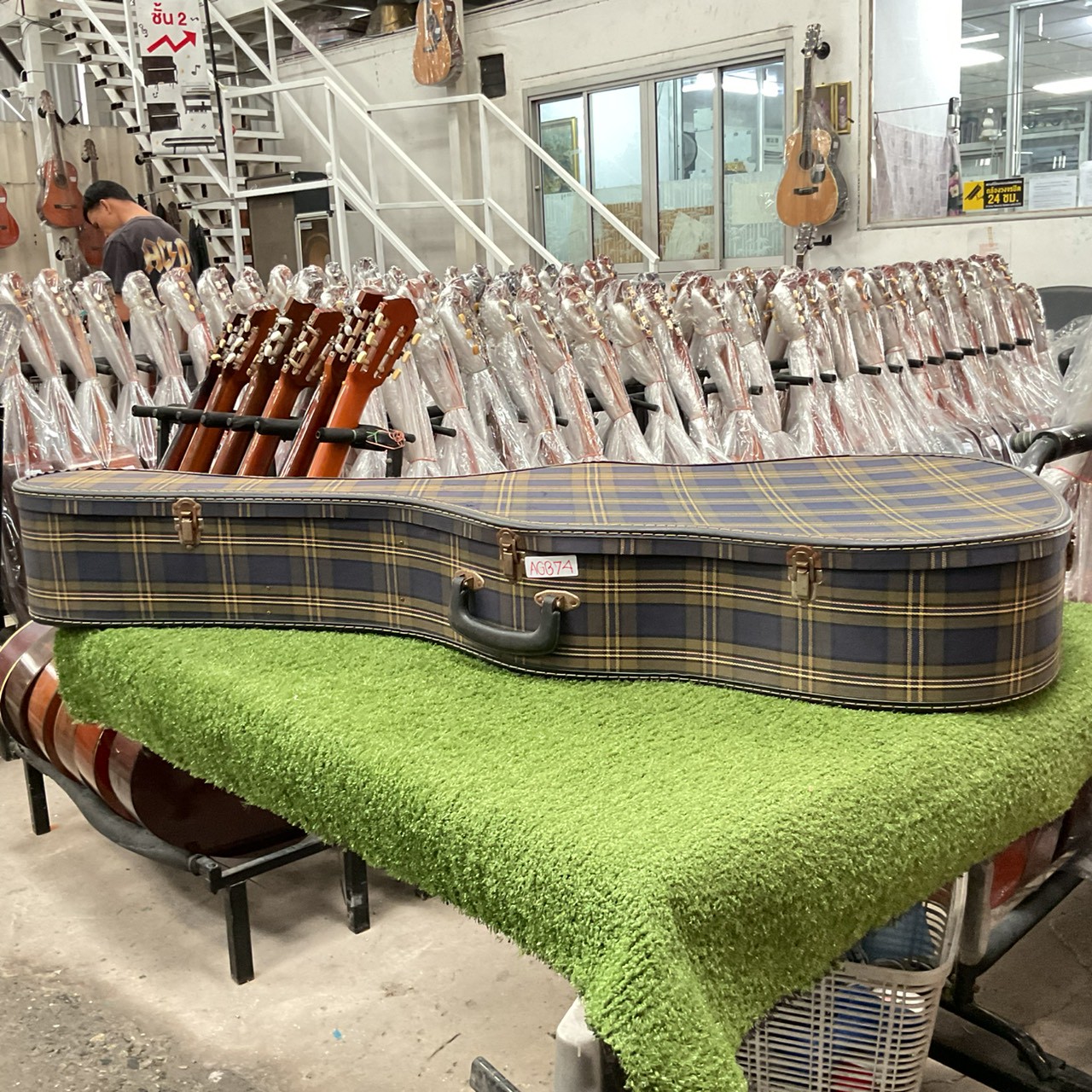 กล่องเคสกีต้าร์โปร่ง