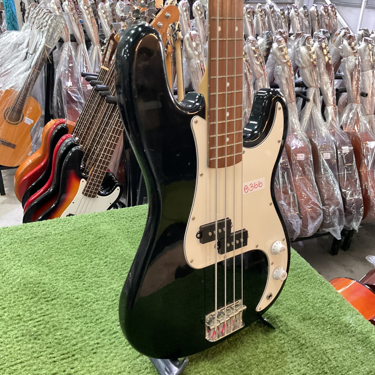 กีต้าร์เบส SELDER