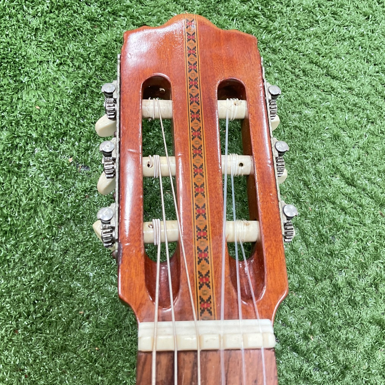 กีต้าร์คลาสสิค Abe Gut : 65A