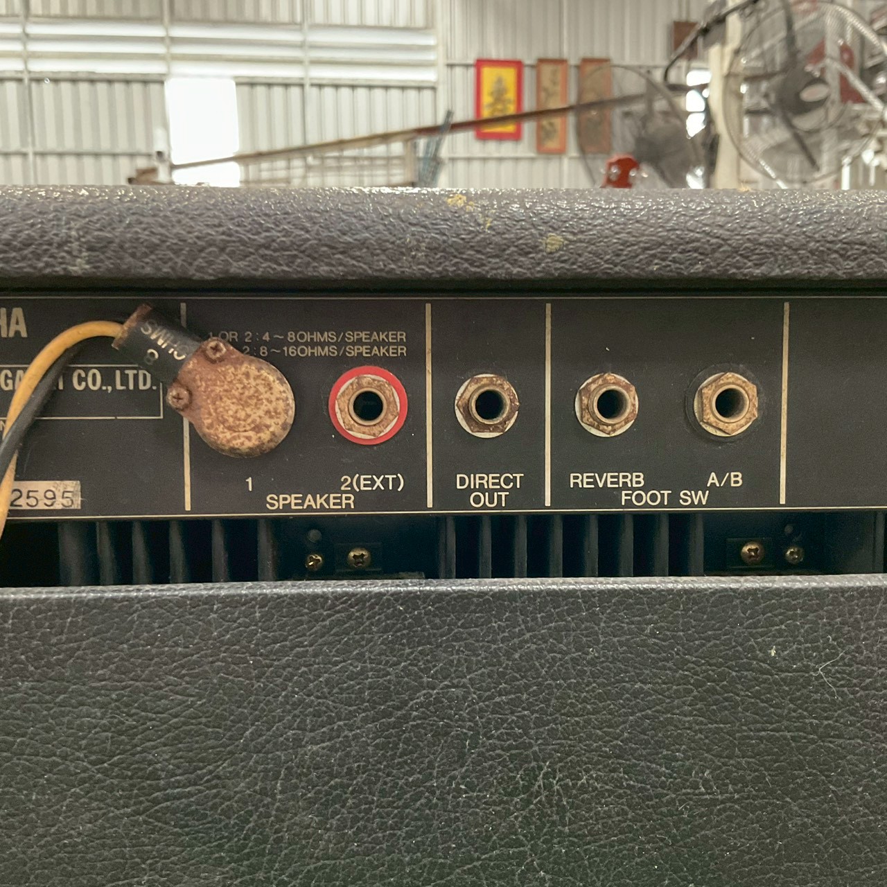 แอมป์กีต้าร์ YAMAHA : F100-112