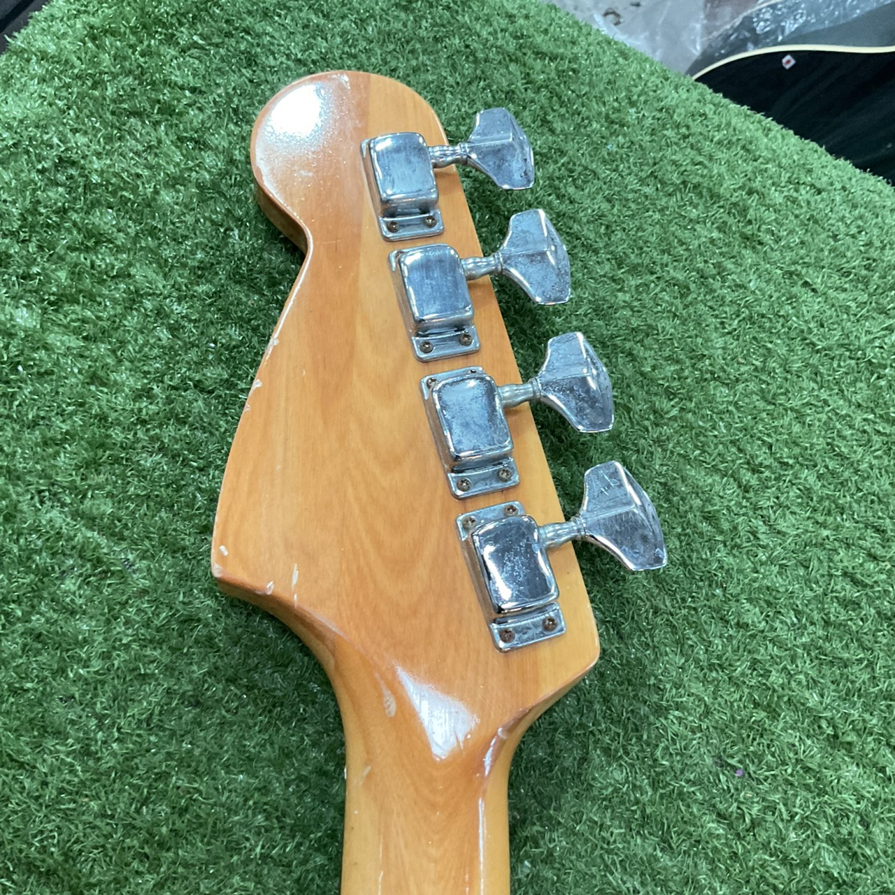 กีต้าร์เบส HOLLY : SPLENDOR