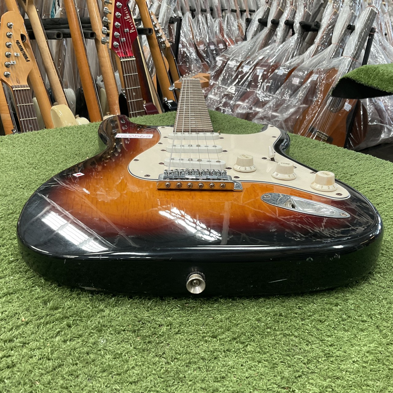 กีต้าร์ไฟฟ้า Legend