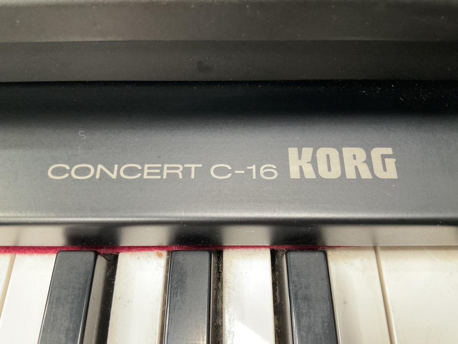 เปียโน KORG : C-16 สินค้าไม่พร้อมใช้งาน (ต้องซ่อม)