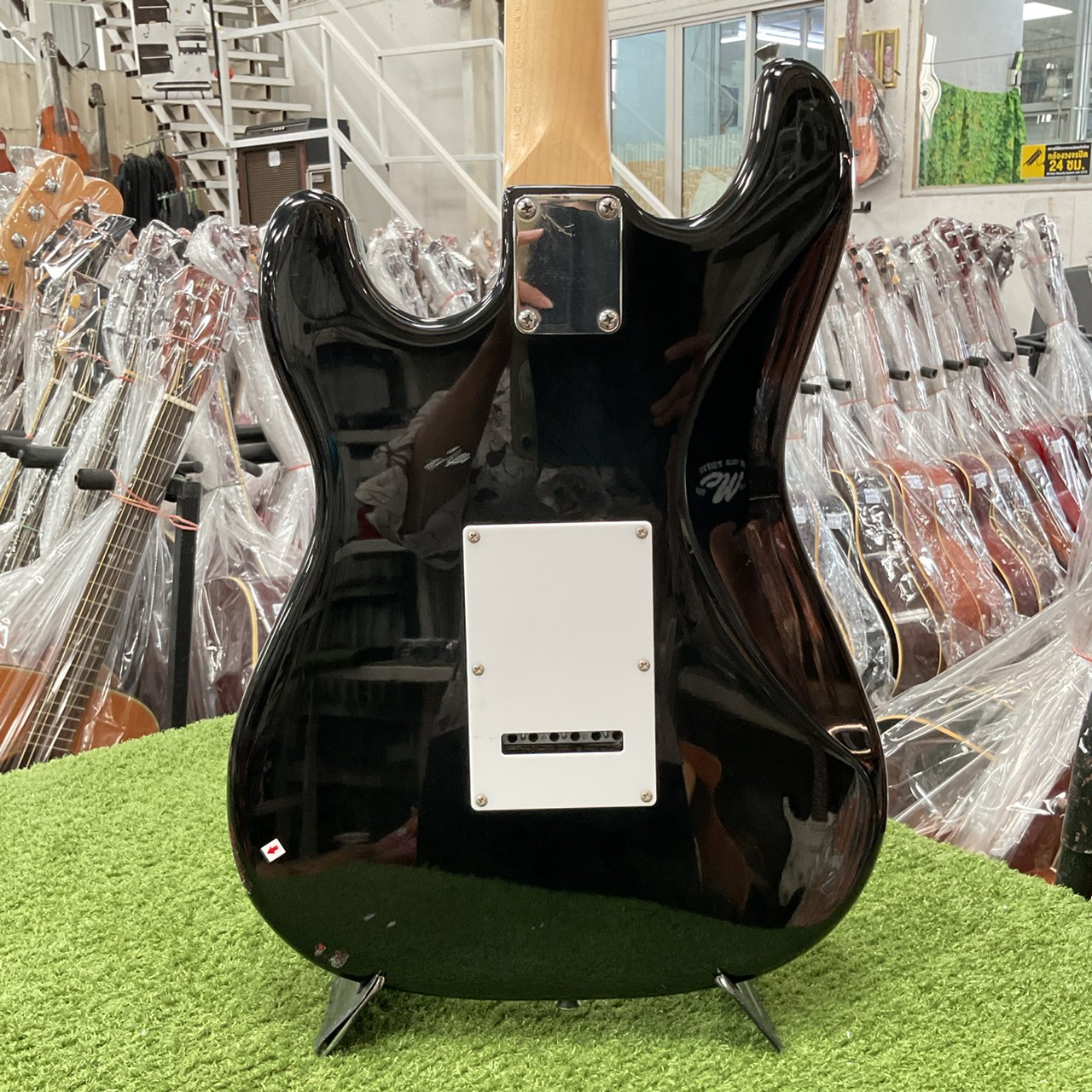 กีต้าร์ไฟฟ้า Legend