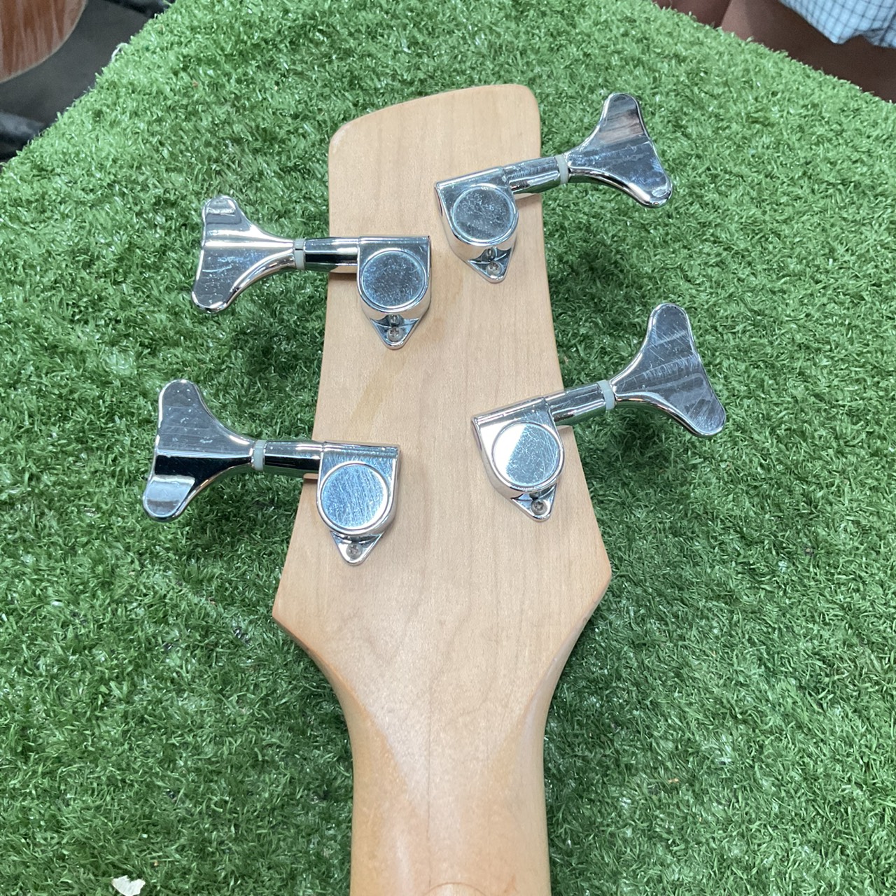 กีต้าร์เบส BUSKER'S