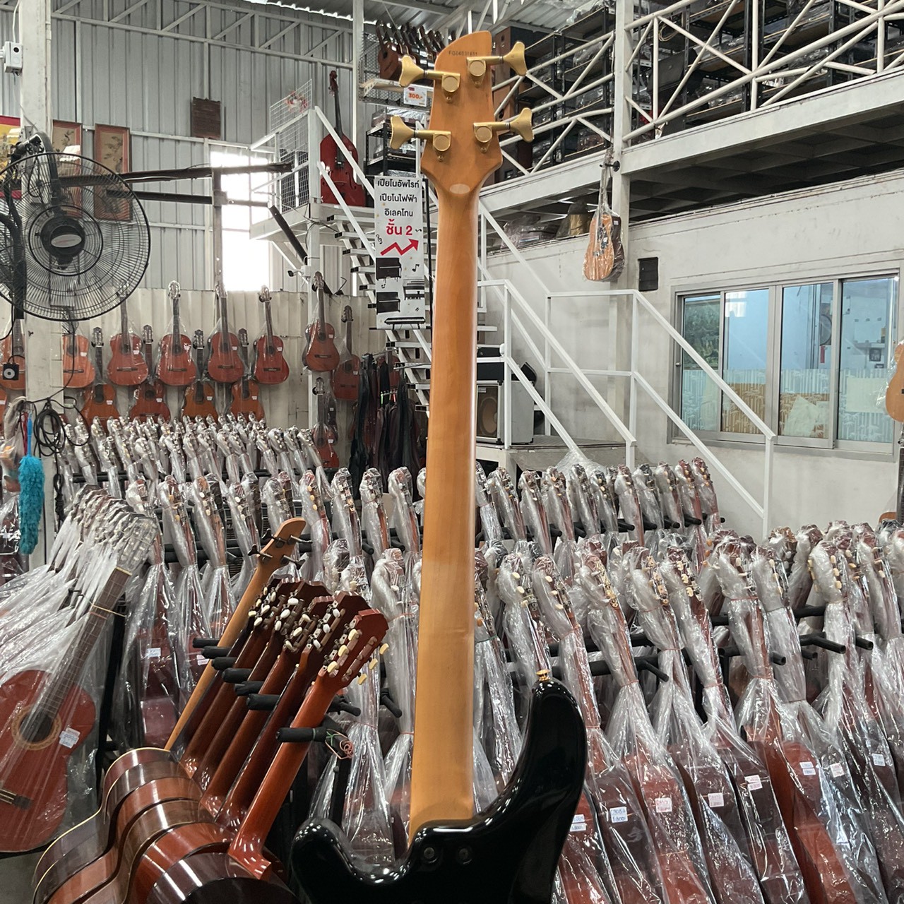 กีต้าร์เบส FERNANDES