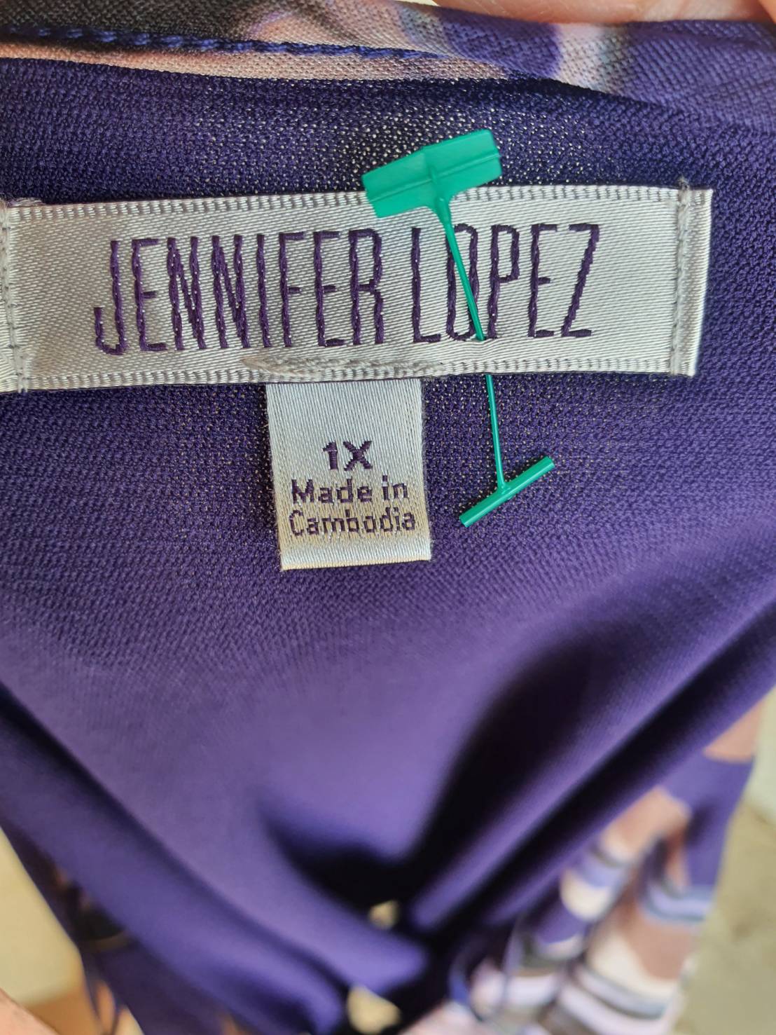 FF05125 เสื้อผ้ามือสอง สีม่วงลายแบรนด์ JENNIFER LOPEZ อก 42-46 นิ้ว