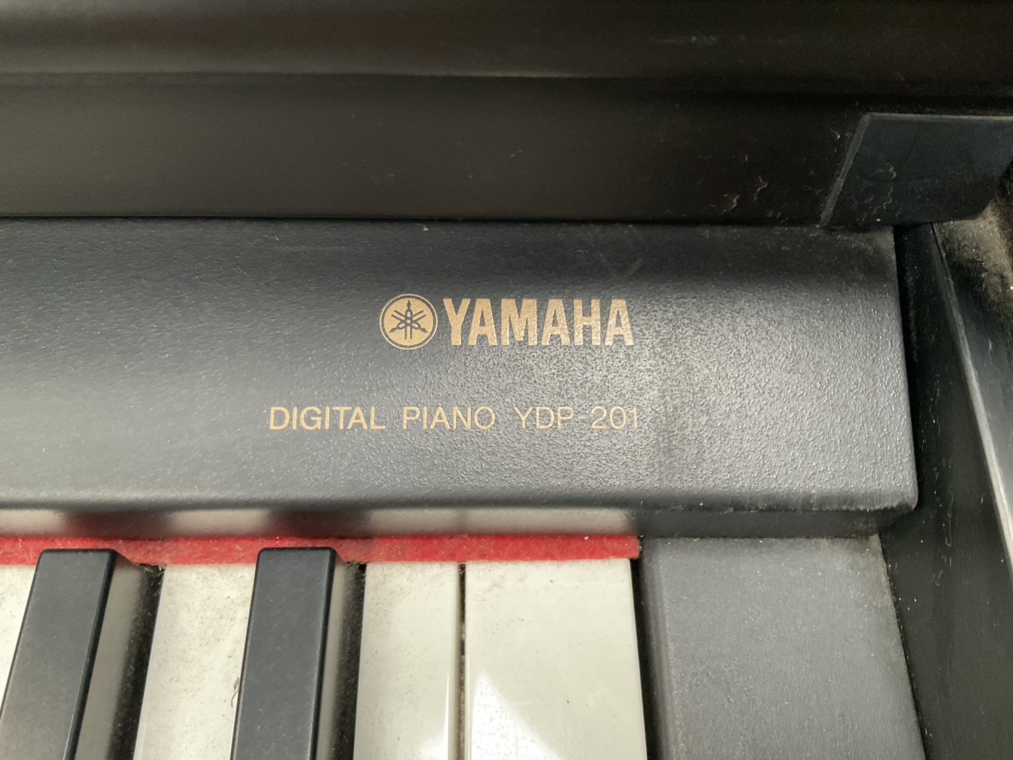 เปียโน YAMAHA : YDP-201 สินค้าไม่พร้อมใช้งาน (ต้องซ่อม)