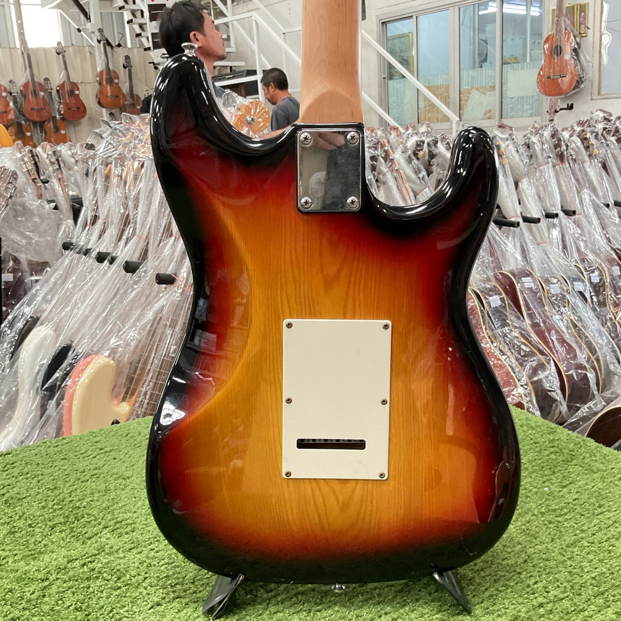 กีต้าร์ไฟฟ้า PLAY TECH (มือซ้าย)