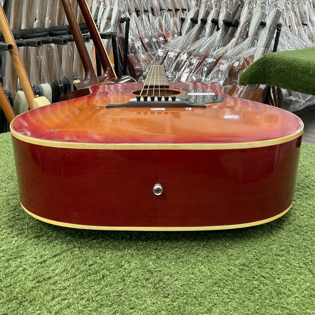 กีต้าร์โปร่ง Morales : MF150