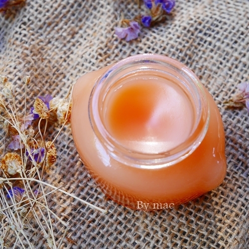 ยาหม่องสปาสมุนไพร สูตรผสมส้มโอมือ SOM O MUE BALM