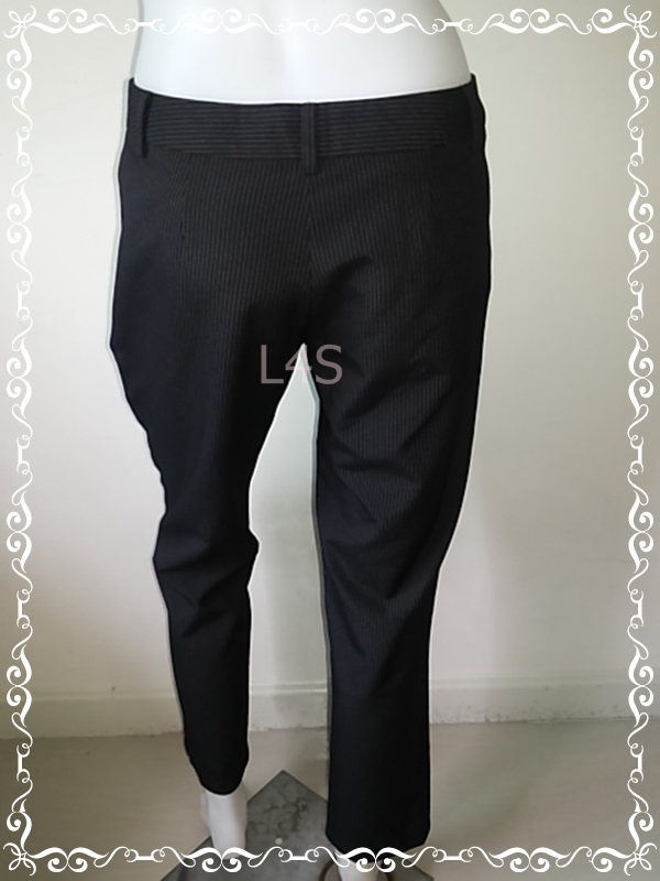 FF01281 กางเกงผ้า สีดำลายทาง แบรนด์เนม มือสอง AIIZ เอว 32 นิ้ว