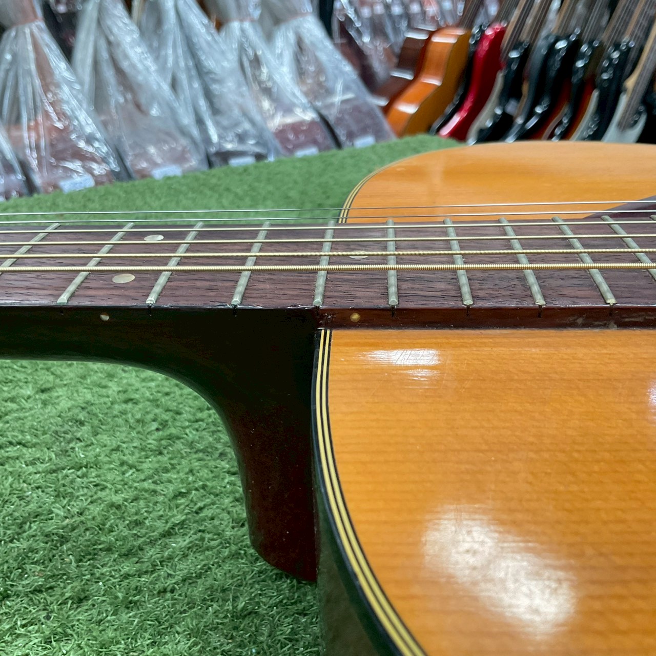 กีต้าร์โปร่ง YAMAHA : FG-130