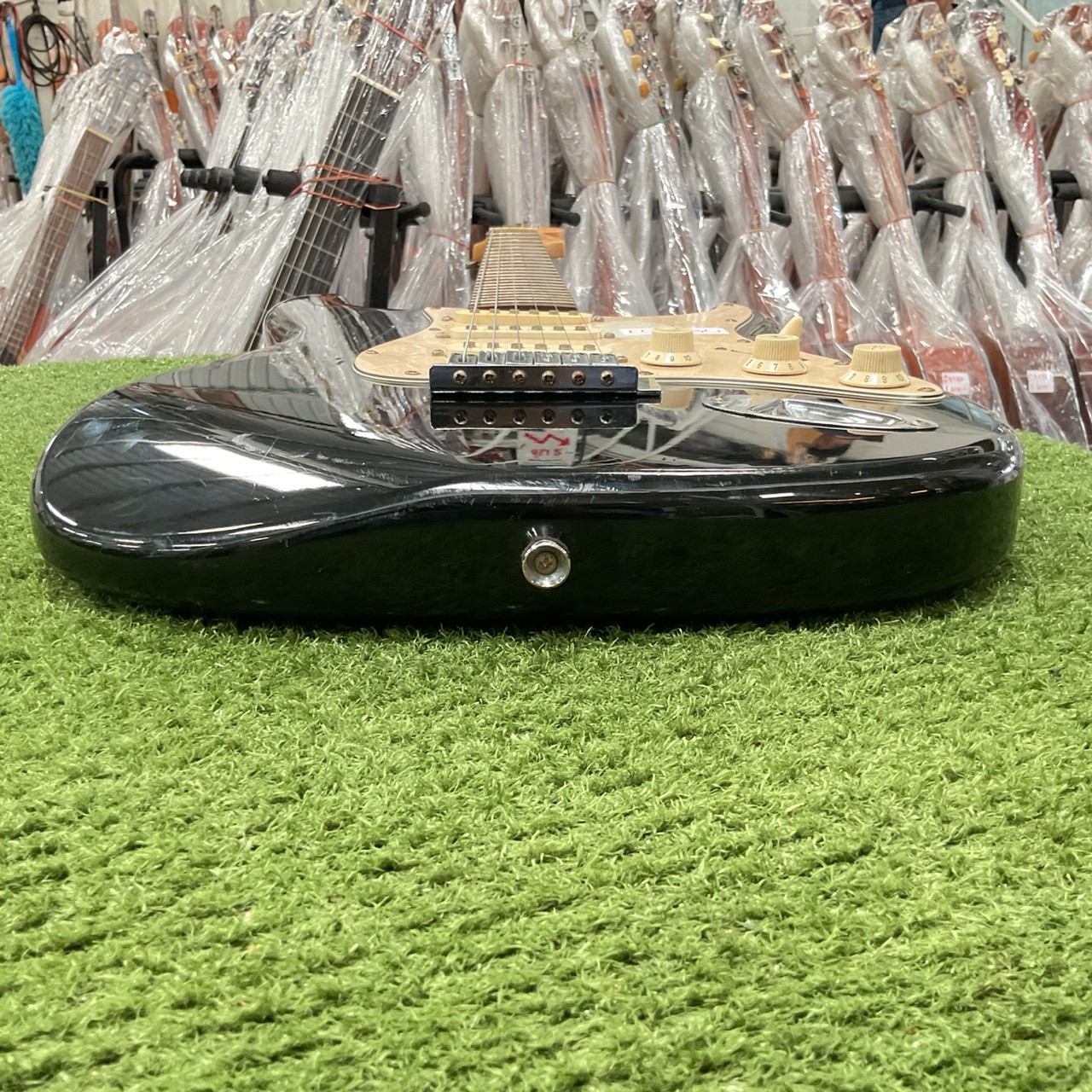 กีต้าร์ไฟฟ้า Prologue