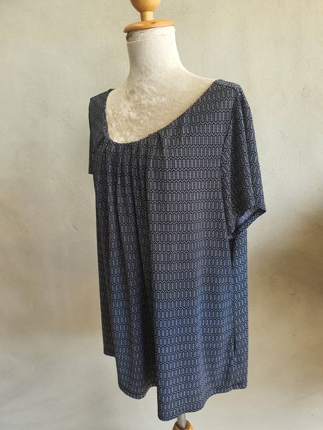 FF05135 เสื้อผ้ามือสอง สาวอวบ สีดำลาย แบรนด์ WORTHINGTON อก 50-56 นิ้ว