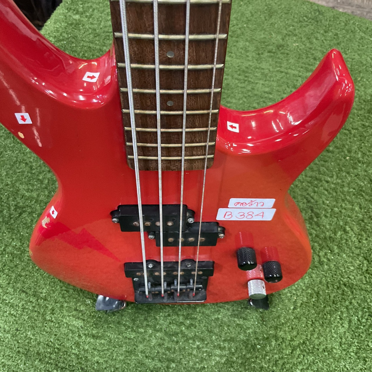 กีต้าร์เบส Aria Pro II : VANGUARD