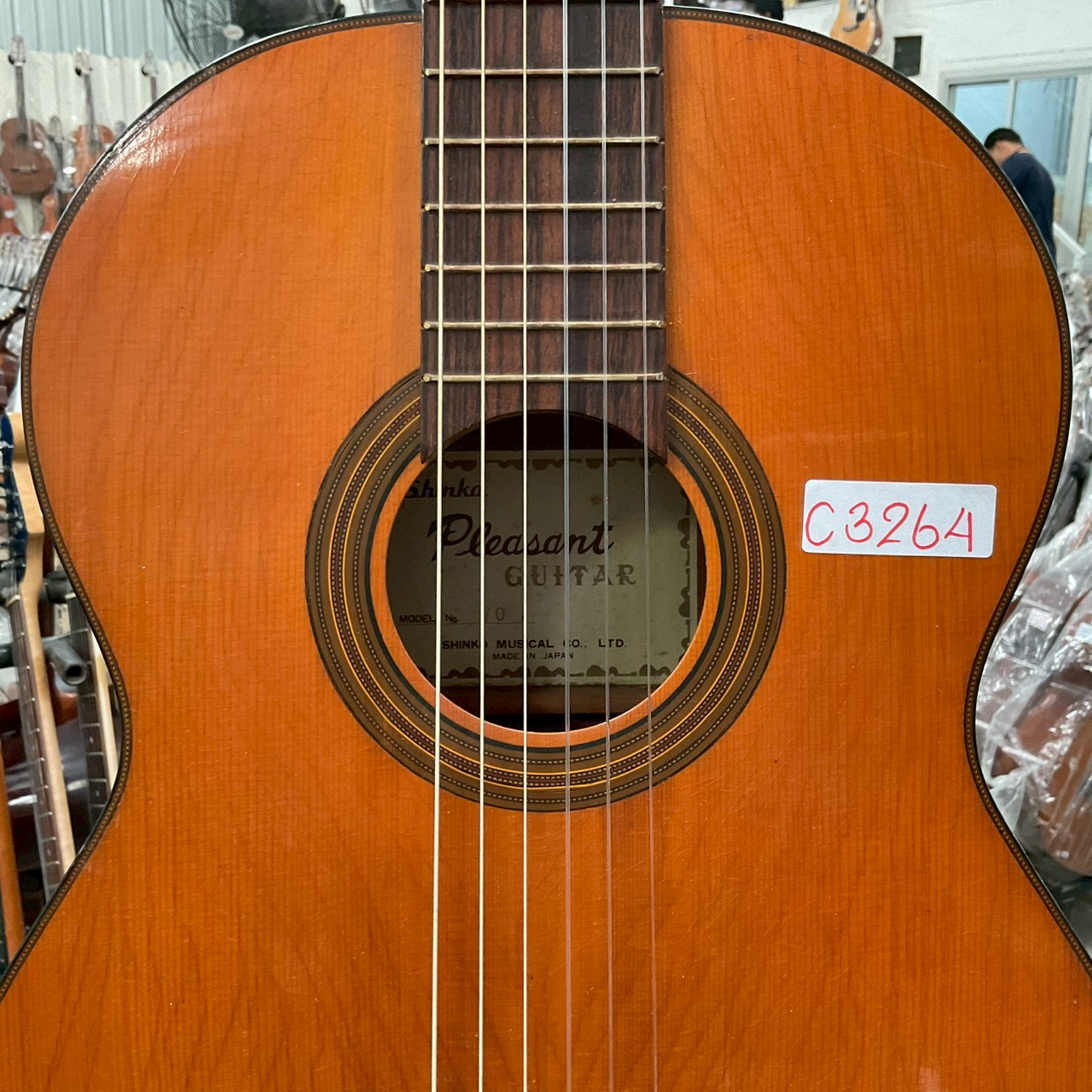 กีต้าร์คลาสสิค Shinko Pleasant : No.70