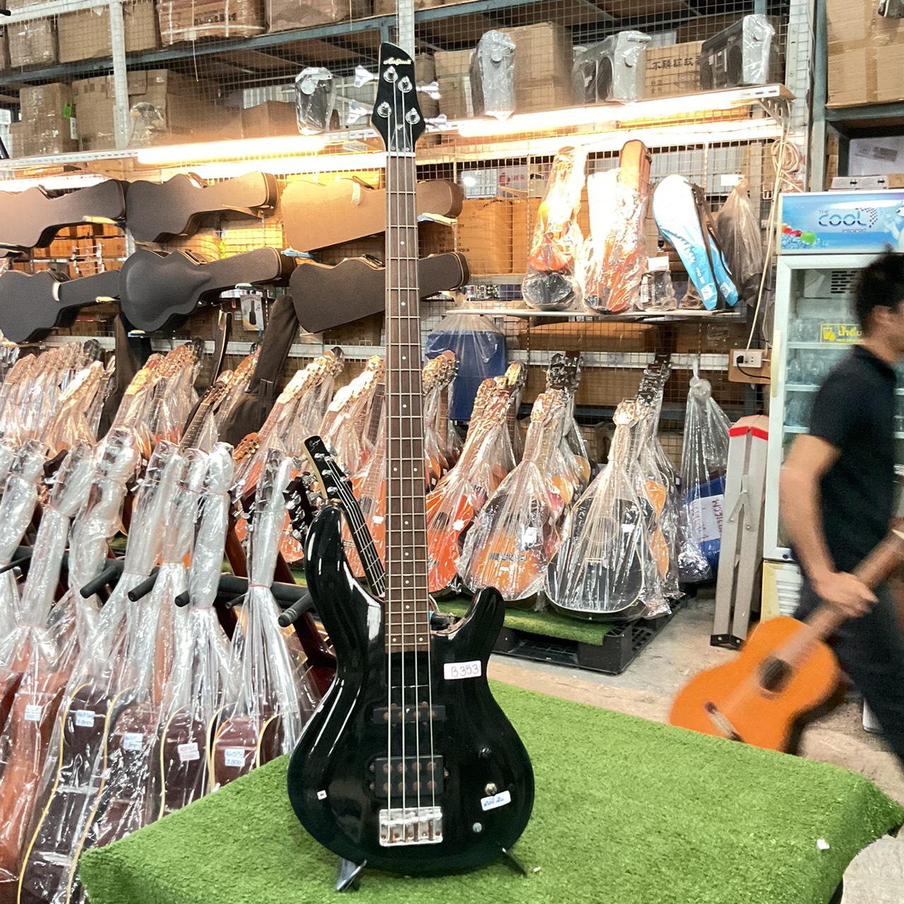 กีต้าร์เบส Aria Pro II