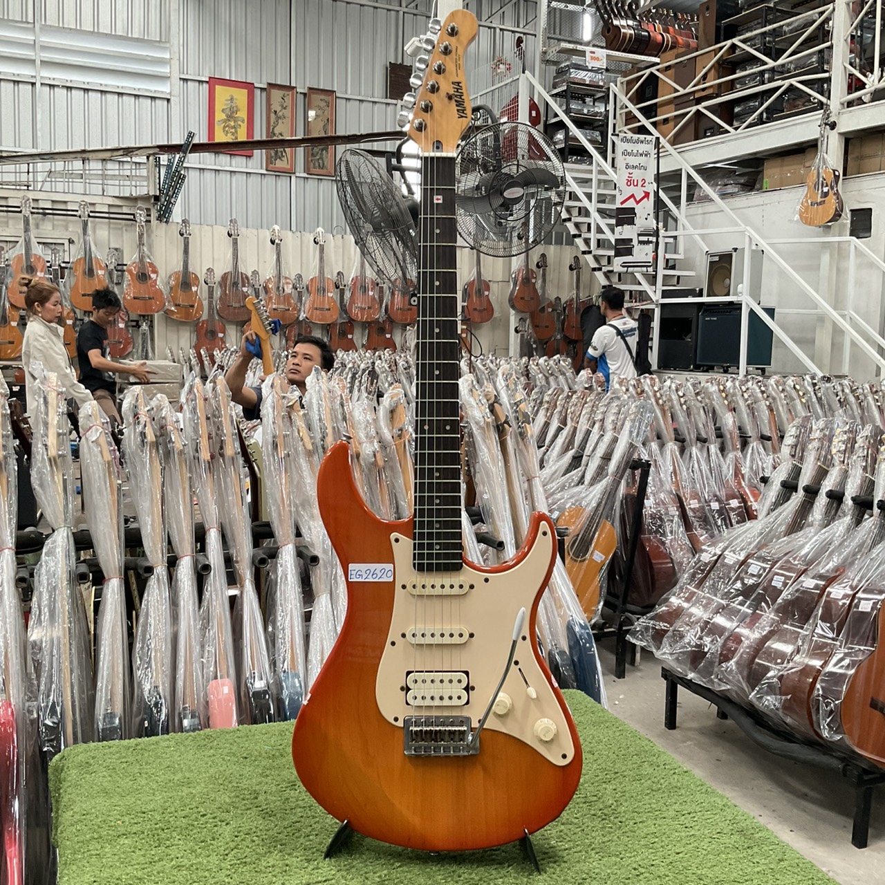 กีต้าร์ไฟฟ้า YAMAHA : YGS 112T