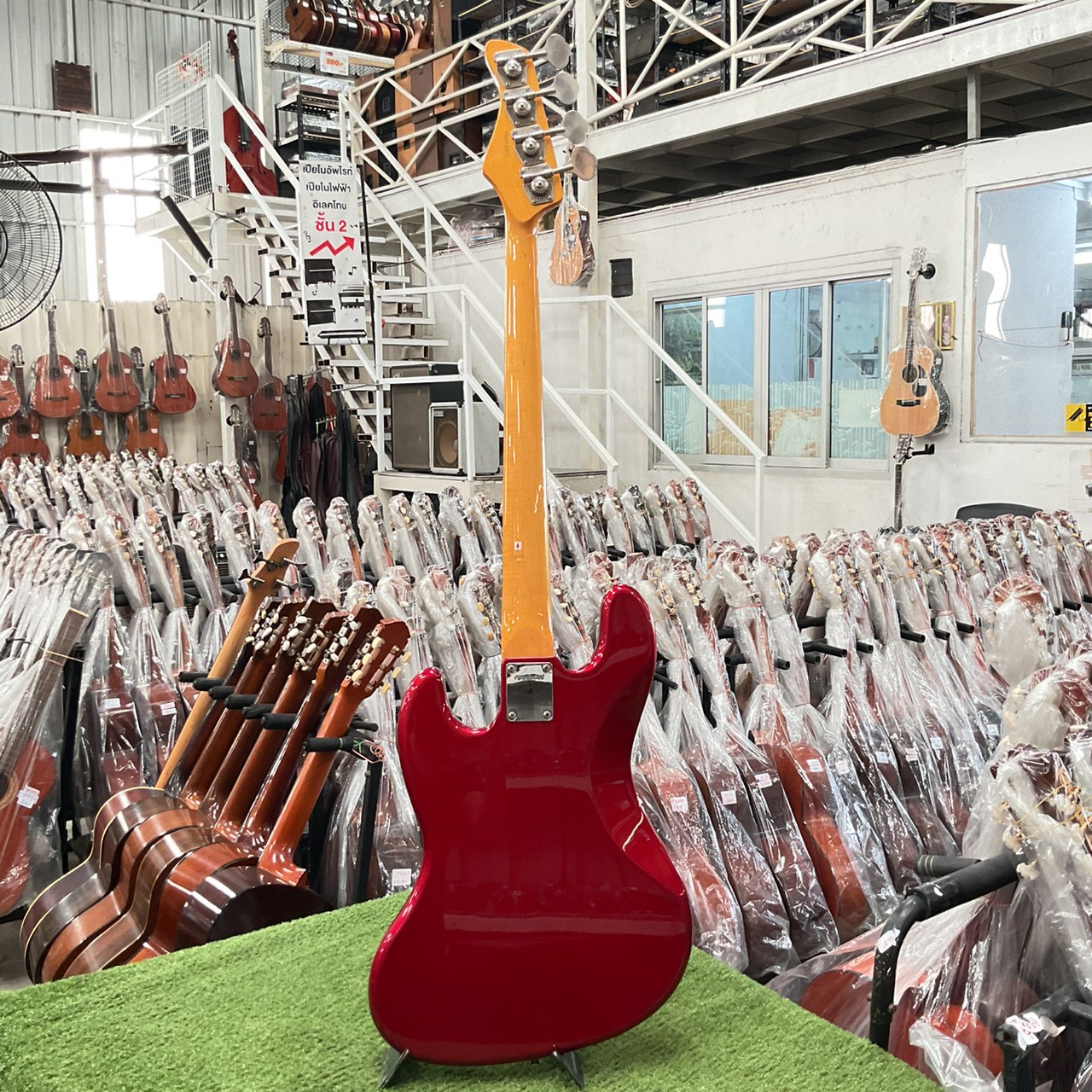 กีต้าร์เบส FERNANDES