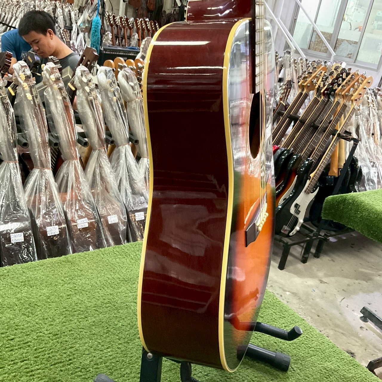 กีต้าร์โปร่ง History : HFGITS